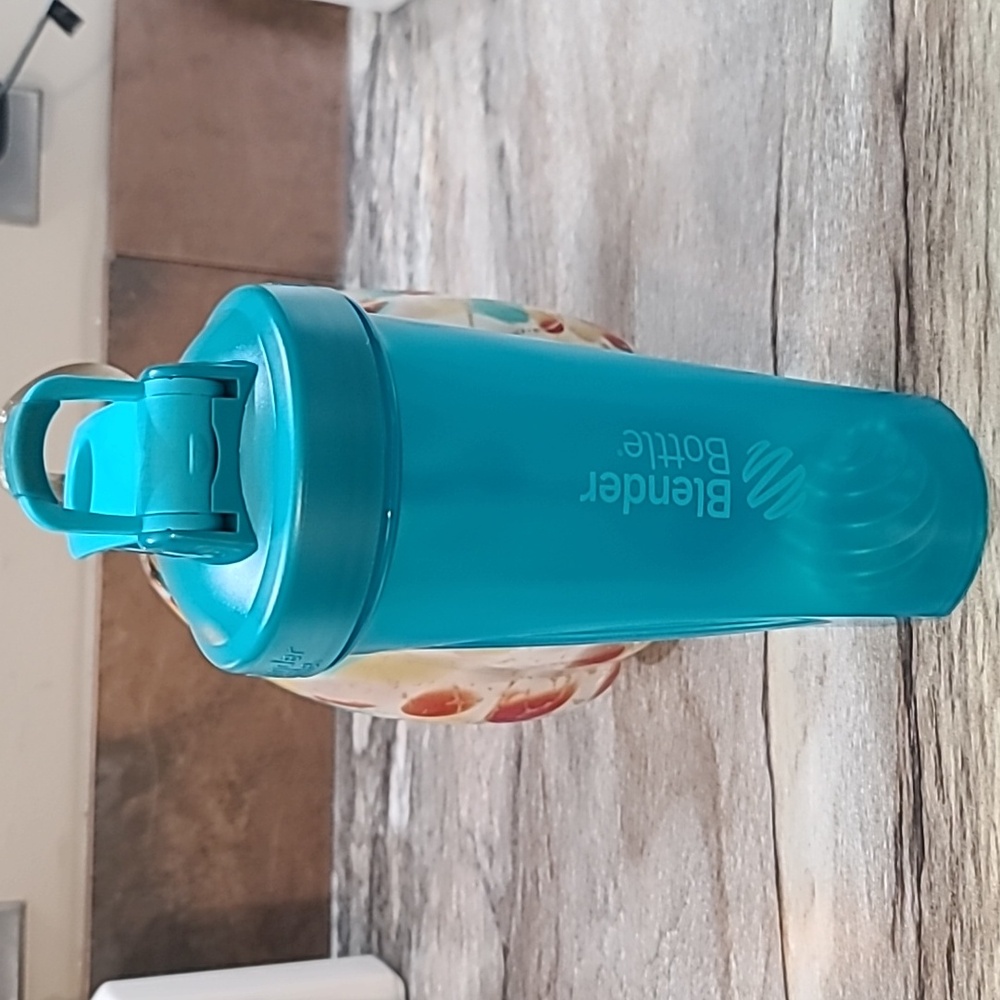 BlenderBottle Classic Shaker Cup - Blue